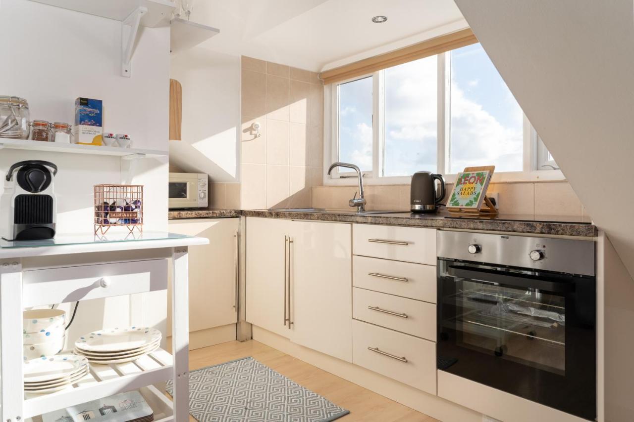 Stunning Views Over Mounts Bay With Balcony Penzance Esterno foto